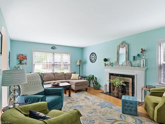 2nd image of 376 Crestwood Ave