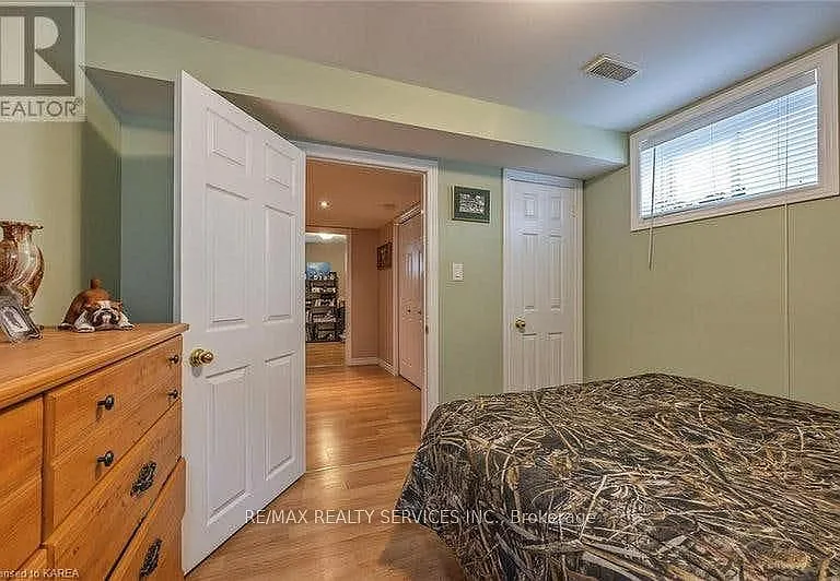 172 Macdougall Dr — Photo 30