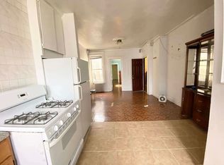 1676 Gates Ave #3R, Ridgewood, NY 11385