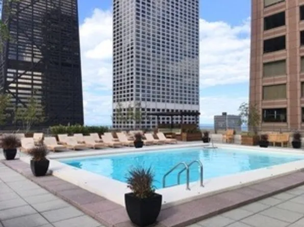 777 N Michigan Ave, Chicago, IL