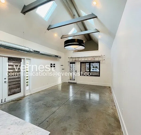 5210B Michigan Ave — Photo 3