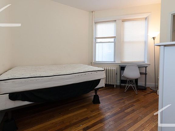 5th image of 56 Egmont St APT 4