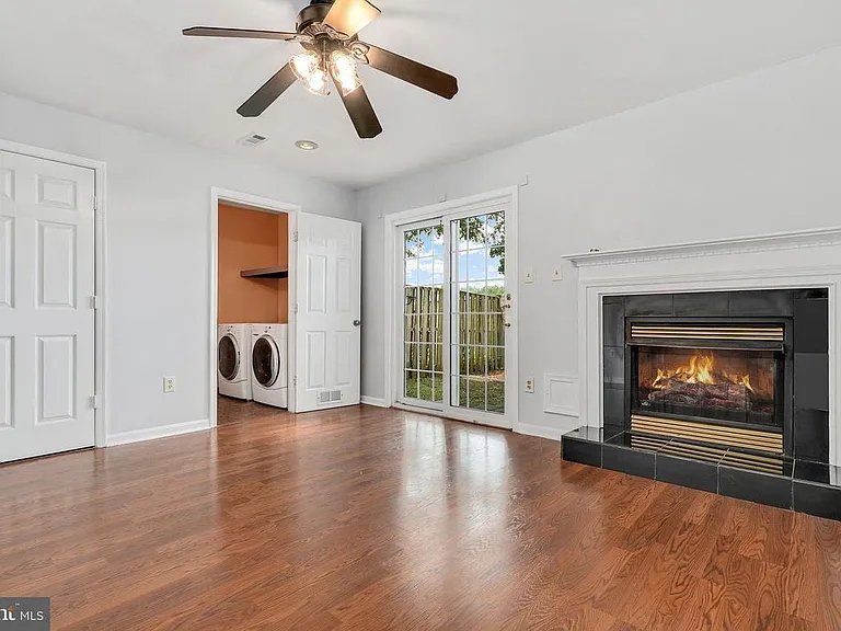 6581 Ewald Ct — Photo 4