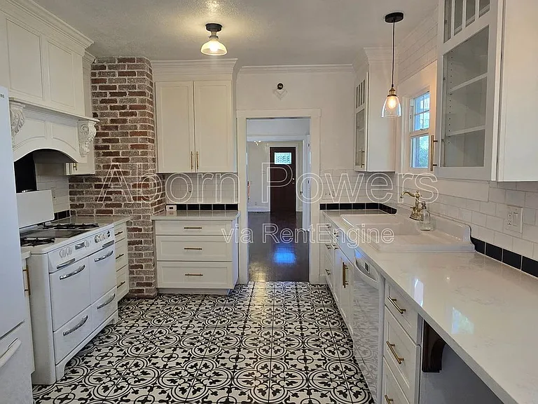 582 Canal St — Photo 15