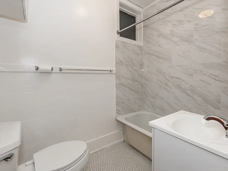 1026 Washington Street — Photo 15