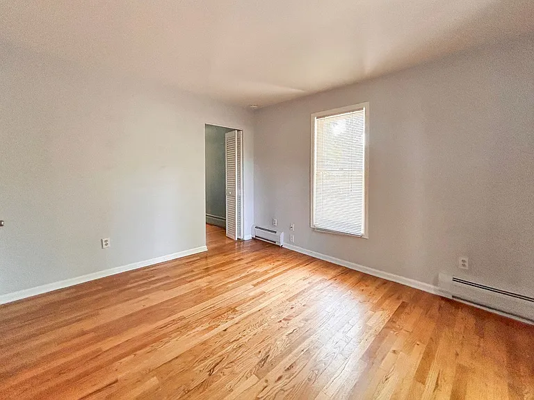 2890 Quay St — Photo 11