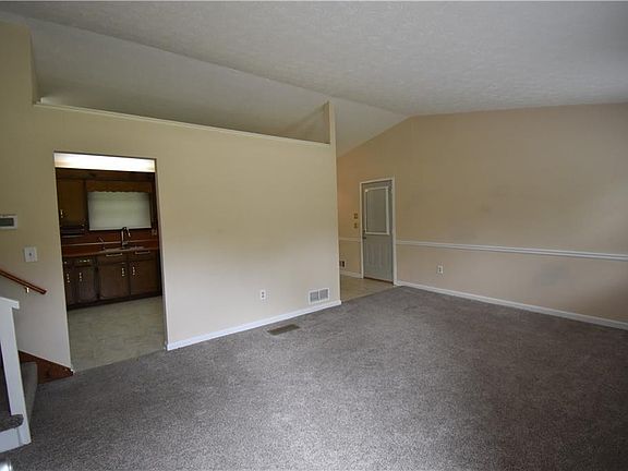 5th image of 908 Falconcrest Dr