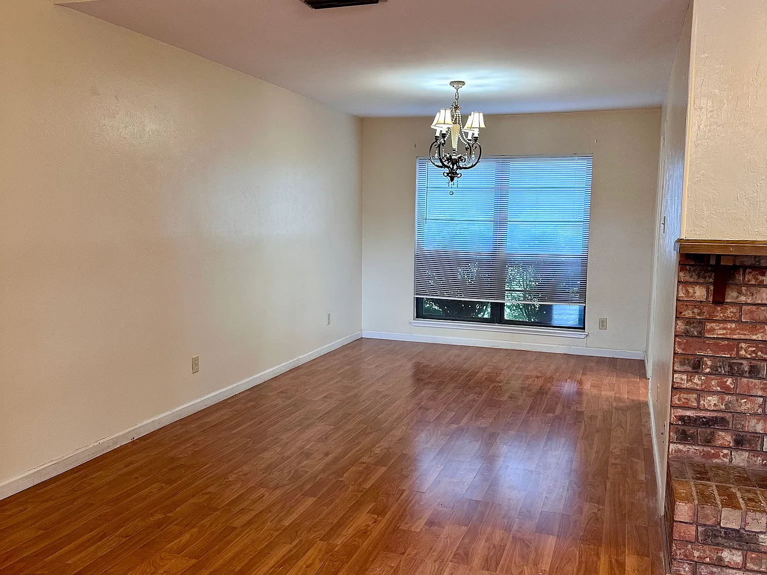 3 bed, 1610 sqft, $2,095 — Photo 3