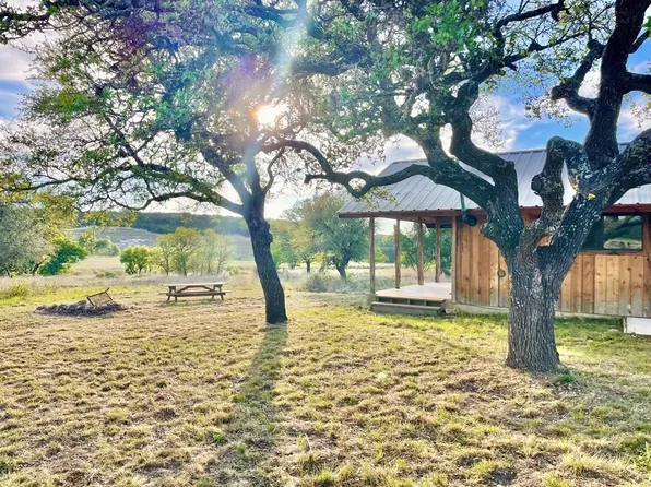 405 Rocky Top Rd, Hunt, TX 78024
