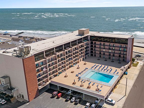 4th image of 500 Kennedy Dr #702
