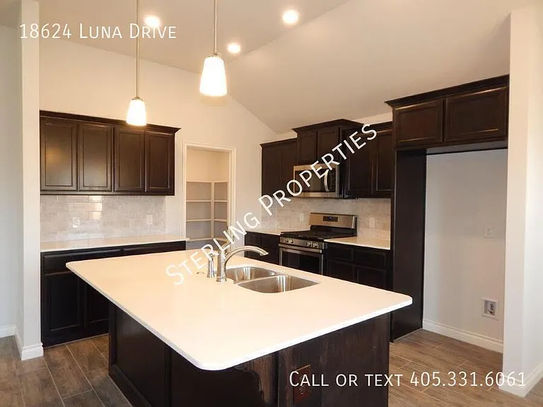 18624 Luna Dr — Photo 11