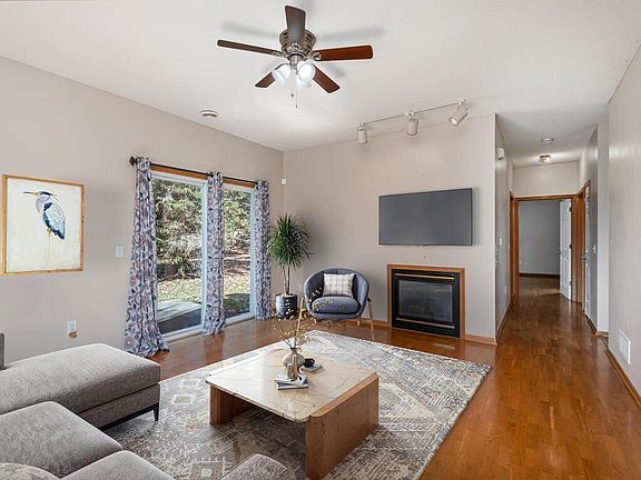 3rd image of 8010 Stratford Cir S