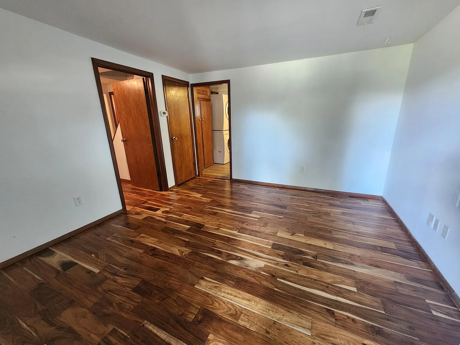 1 bed, 1.5 bath, 501 sqft, $725 — Photo 2
