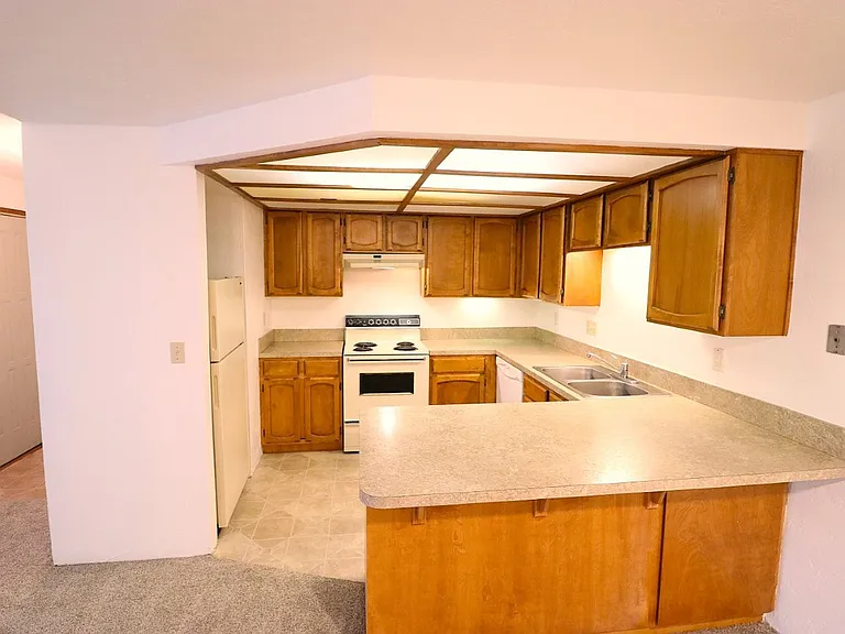 650 Harlow Rd #106 — Photo 1