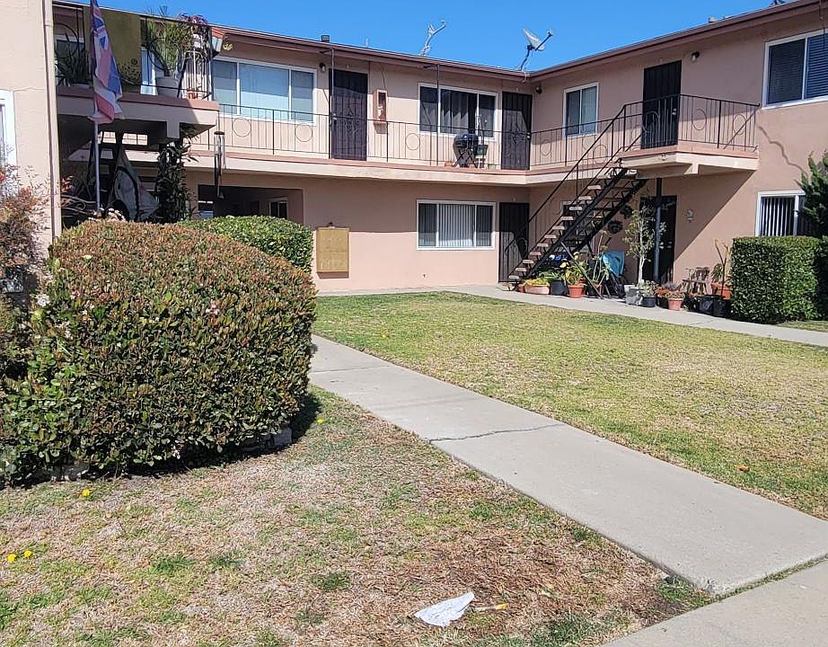 1st image of 2405 W 182nd St #A