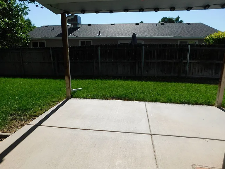 579 Darby Dr — Photo 16