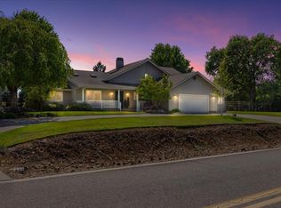 175 Green Acres Dr, Merlin, OR 97532