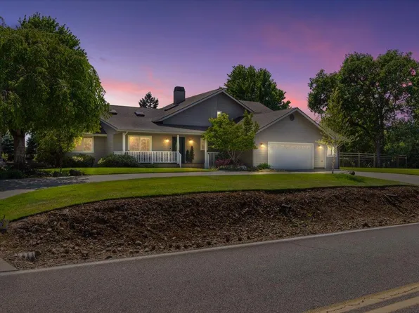 175 Green Acres Dr, Merlin, OR 97532