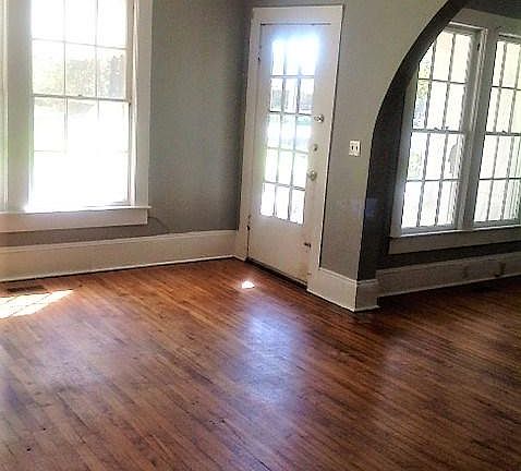 2nd image of 1402 Iola Dr