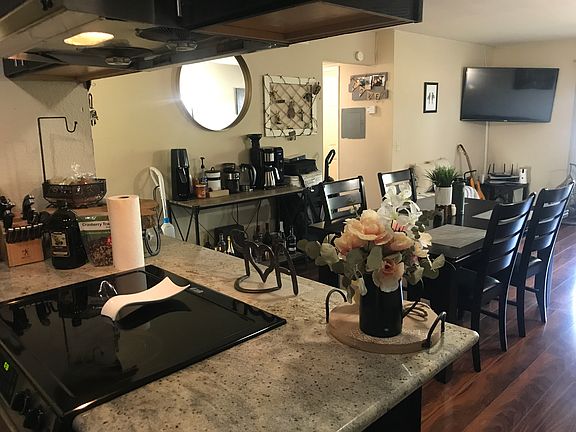 4th image of 847 Rose Ave APT 19