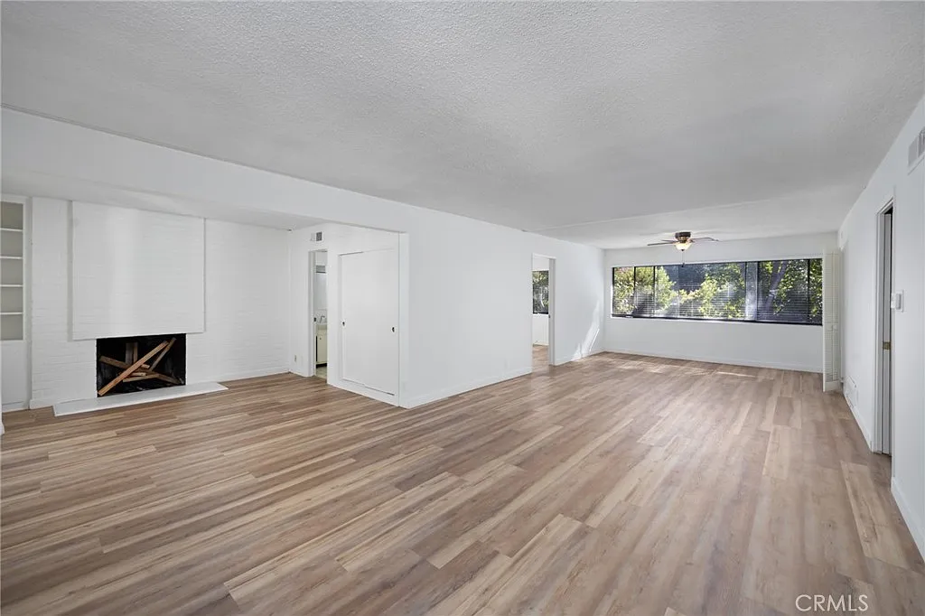 2 bed, 1200 sqft, $3,200 — Photo 2