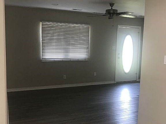 4th image of 3048 Cobblestone Dr