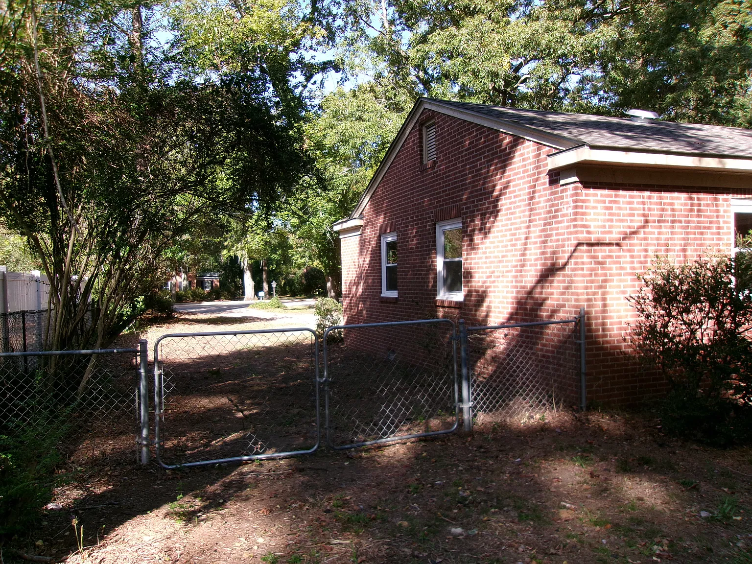 3 bed, 1.5 bath, 1642 sqft, $1,625 — Photo 3