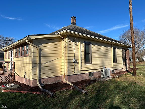 2nd image of 253 E Wood Ave