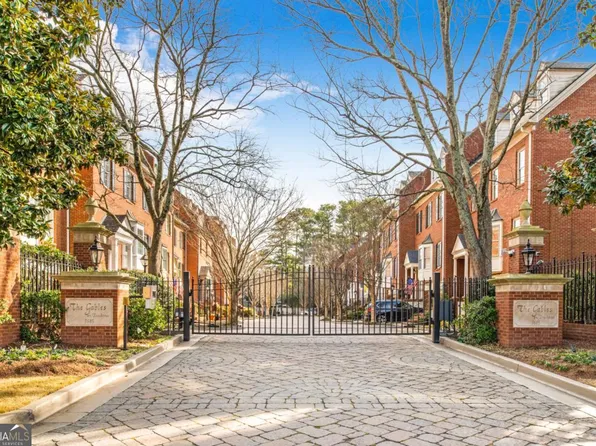 3685 Peachtree Rd NE APT 10, Atlanta, GA 30319