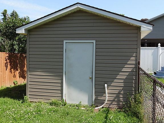 3rd image of 1023 Spruce St