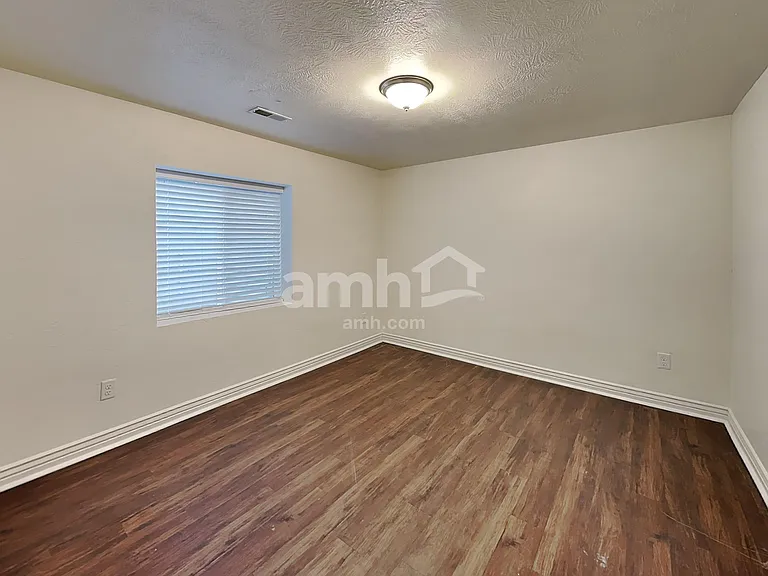 3672 E Nairn Dr — Photo 23