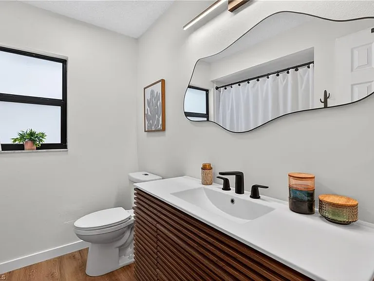 18185 Hilda Dr — Photo 14