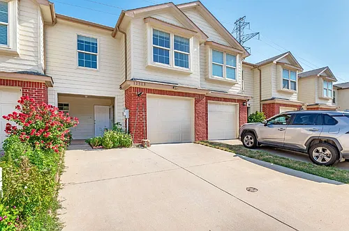 12503 Bay Ave Photo 1