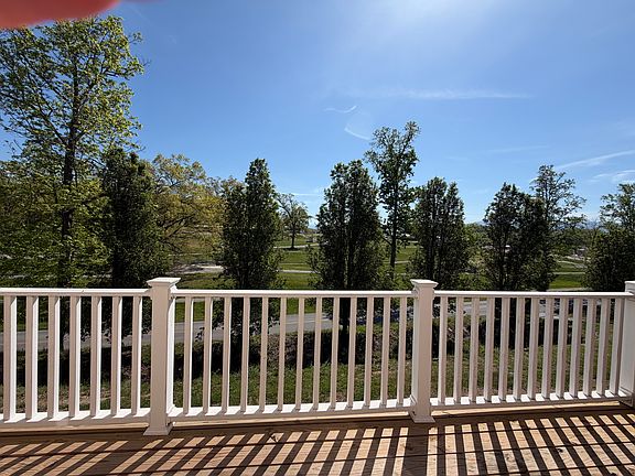 5th image of 417 Fairgrounds Rd #22