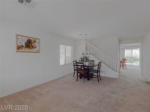 4th image of 32 Stablewood Ct