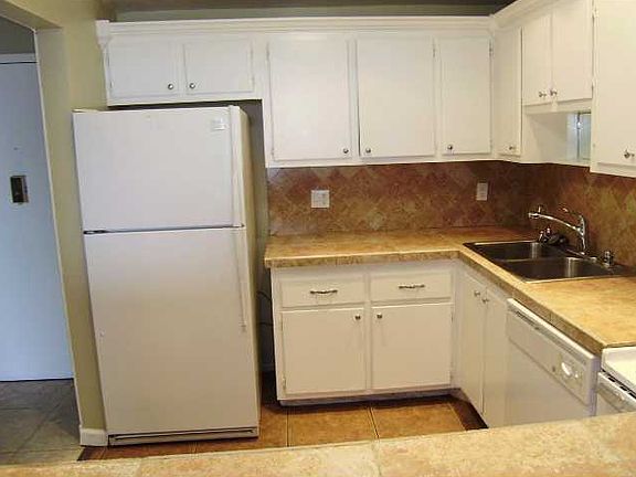 3rd image of 16851 NE 23rd Ave #B621