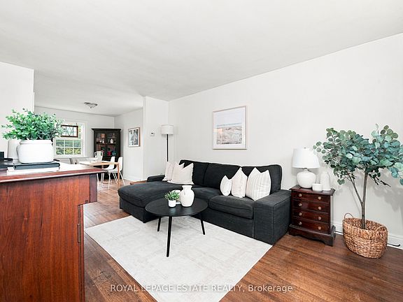 4th image of 72 Manderley Dr