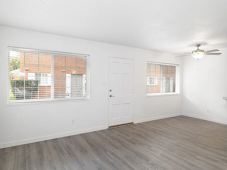 Cambridge Dorchester Apartment Homes — Photo 37