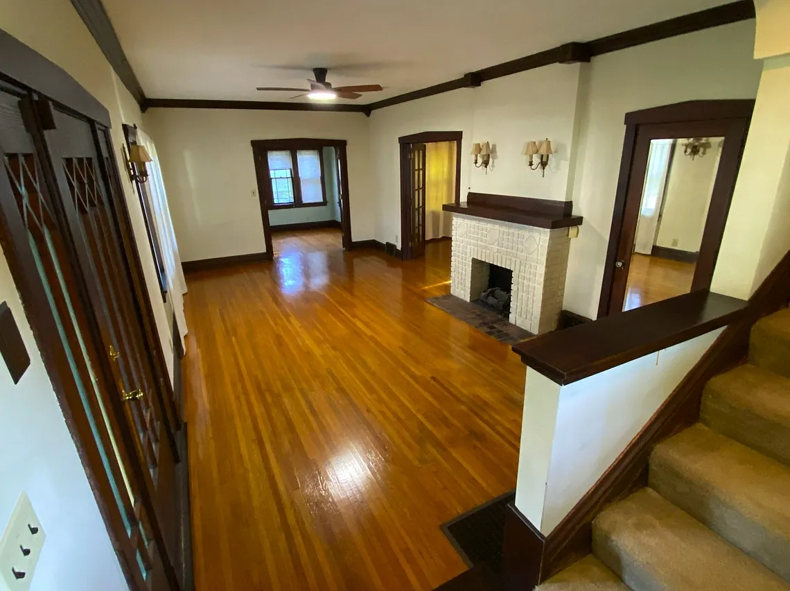 3 bed, 2404 sqft, $2,550 — Photo 2