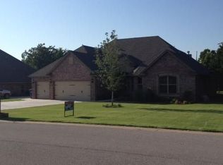 701 E Olivia Ter, Mustang, OK 73064