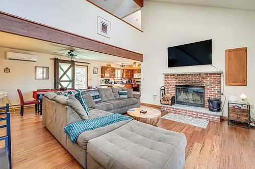 5317 Woodbridge Dr E #ID1386038P Photo 1