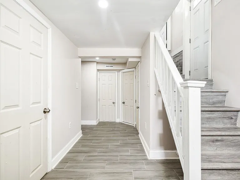 5204 Lackawanna St — Photo 23