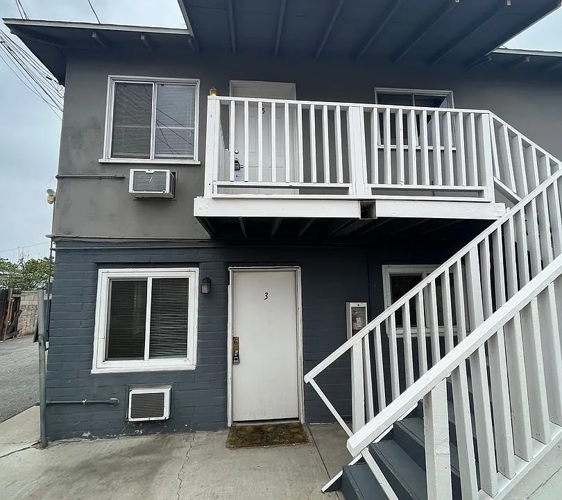 4th St. - 3447-3449