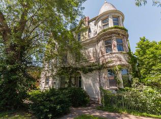 627 S 11th St #631-1, Lincoln, NE 68508