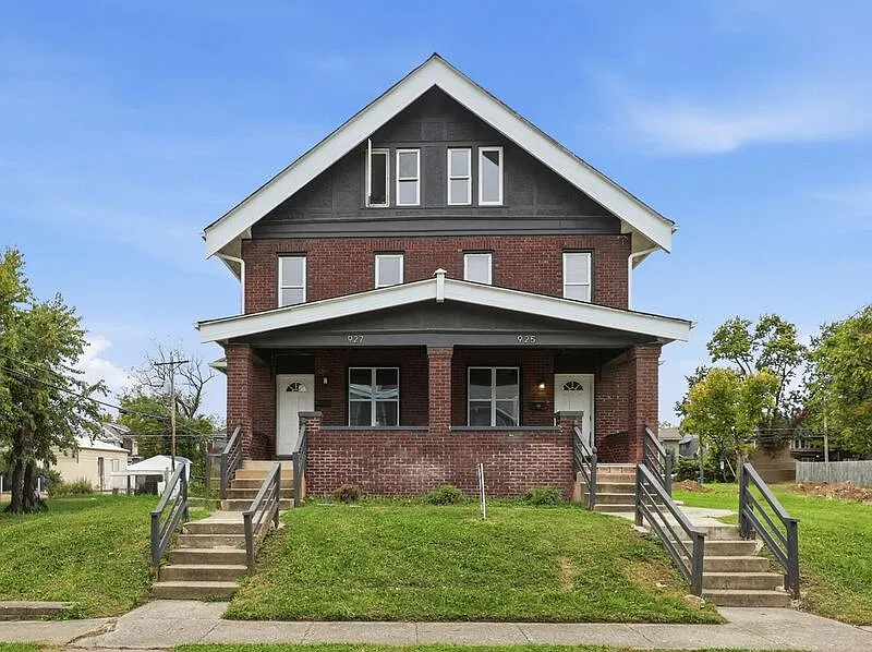 927 S Champion Ave