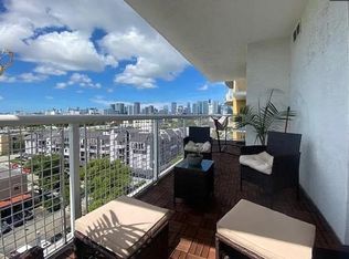 900 SW 8th St APT 904, Miami, FL 33130