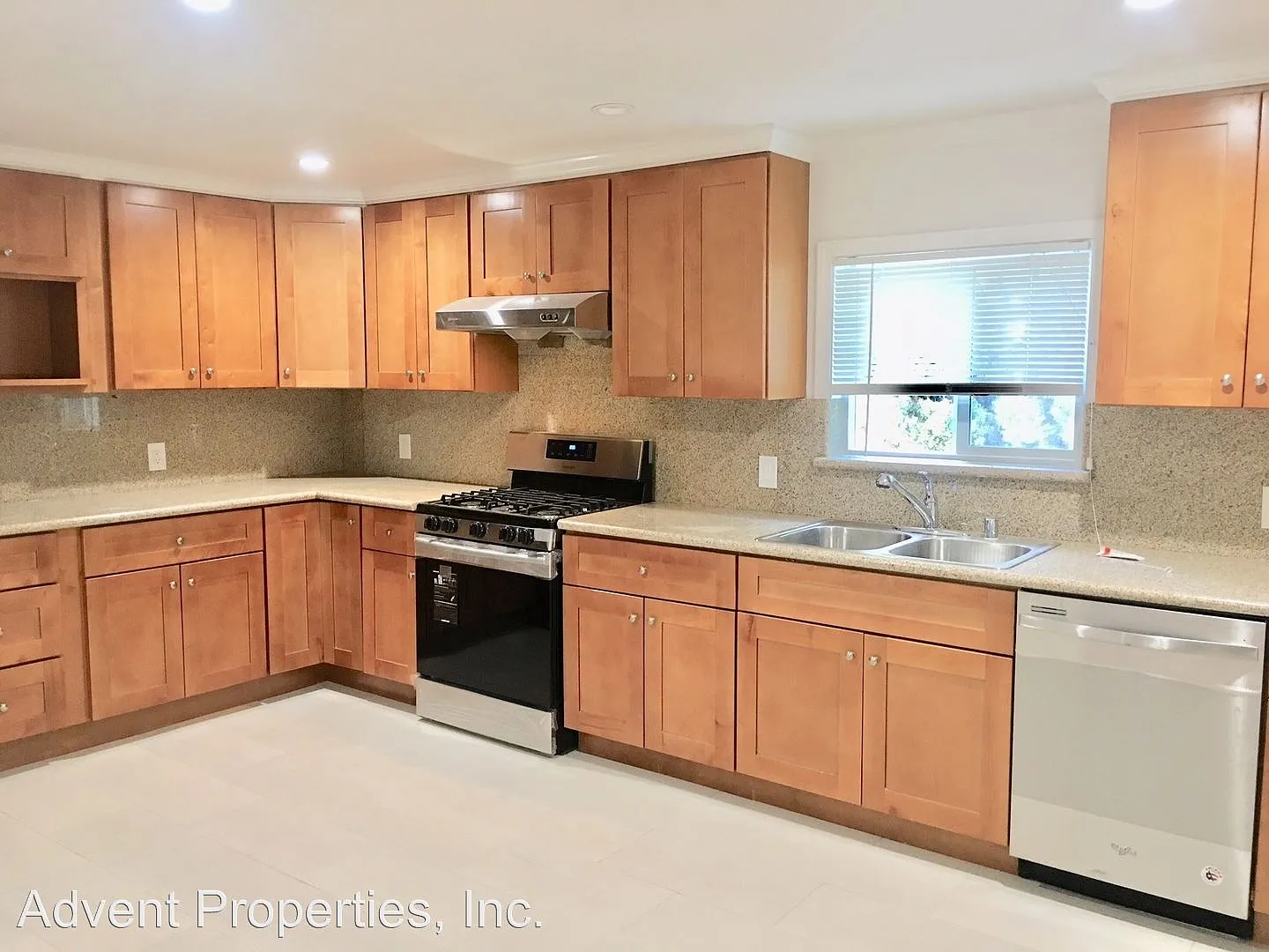 3658 Maple Ave photo 1