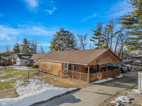 708 Pine Tree Ct, Seymour, IN 47274