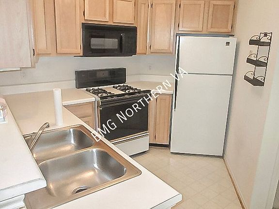 4th image of 4413 Fair Stone Dr APT 203