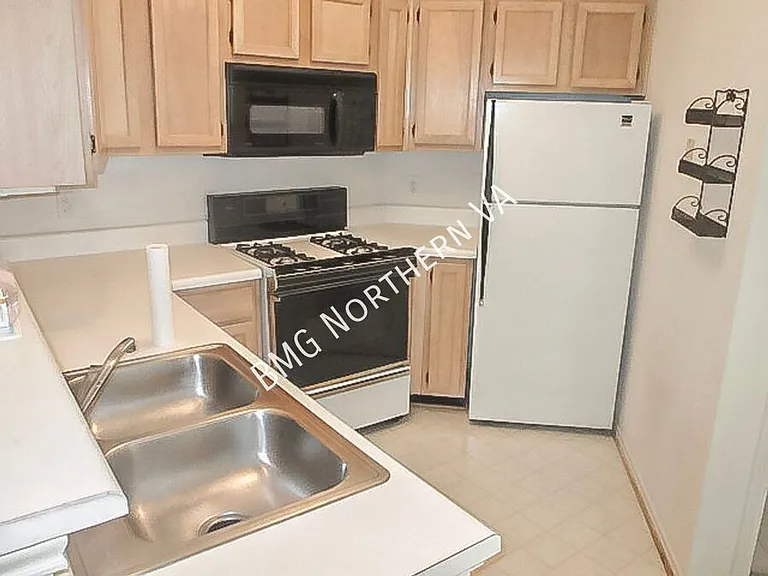 4413 Fair Stone Dr #203 — Photo 4